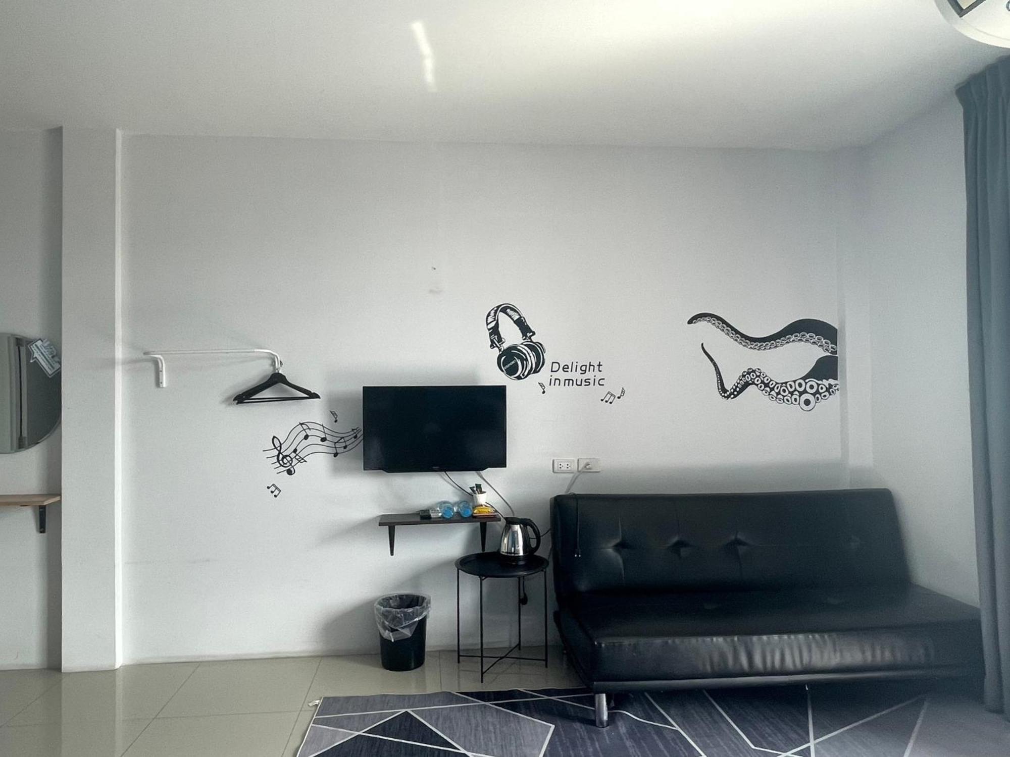 Homey-Sleepy Don Mueang Airport Hostel Бангкок Екстер'єр фото