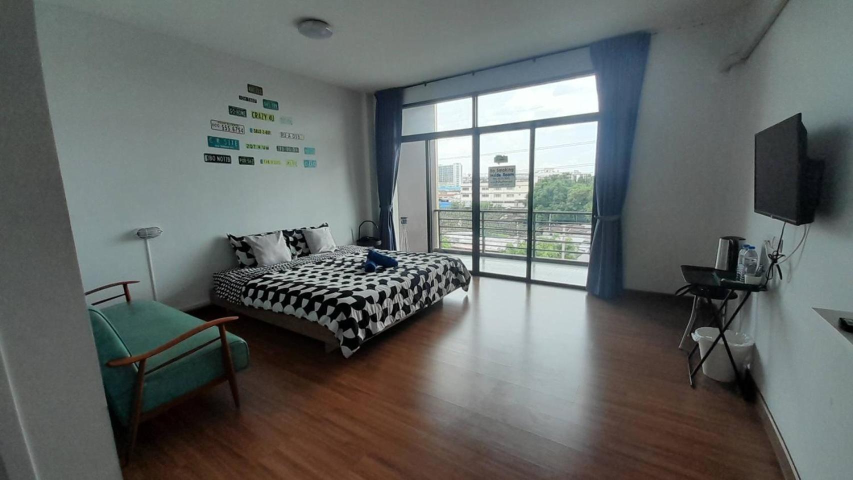 Homey-Sleepy Don Mueang Airport Hostel Бангкок Екстер'єр фото