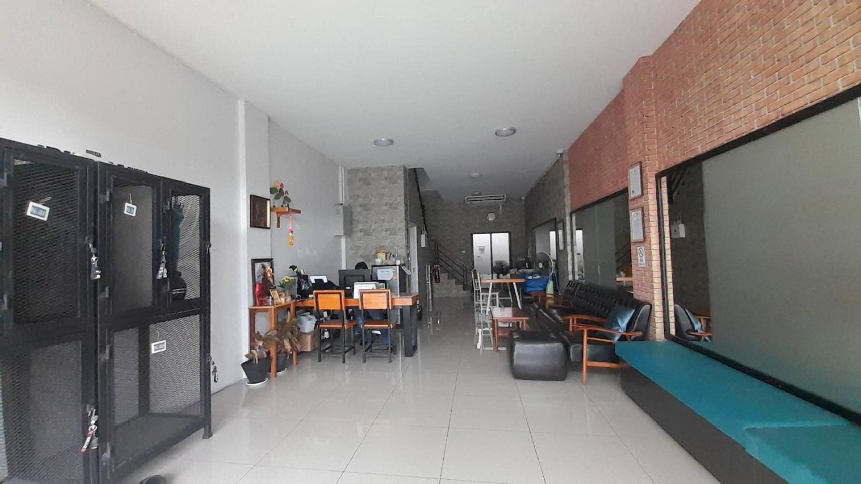 Homey-Sleepy Don Mueang Airport Hostel Бангкок Екстер'єр фото