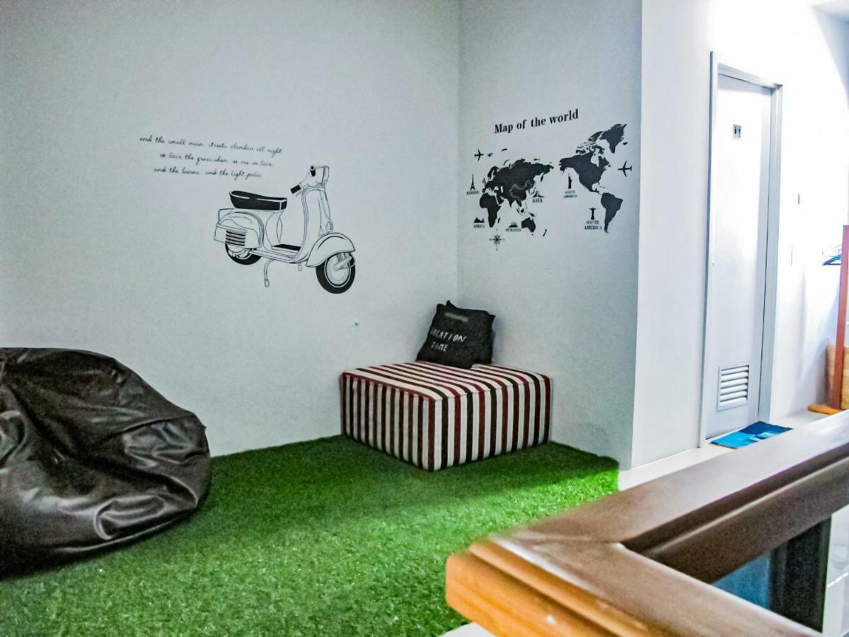 Homey-Sleepy Don Mueang Airport Hostel Бангкок Екстер'єр фото
